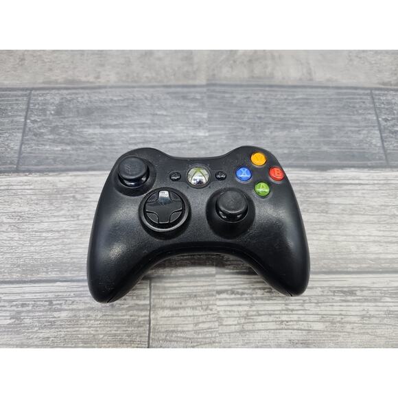 Lot of 2 Xbox Controllers • 1 Wired, 1 Wireless, See Pics for Details [BB] - Picture 2 of 16